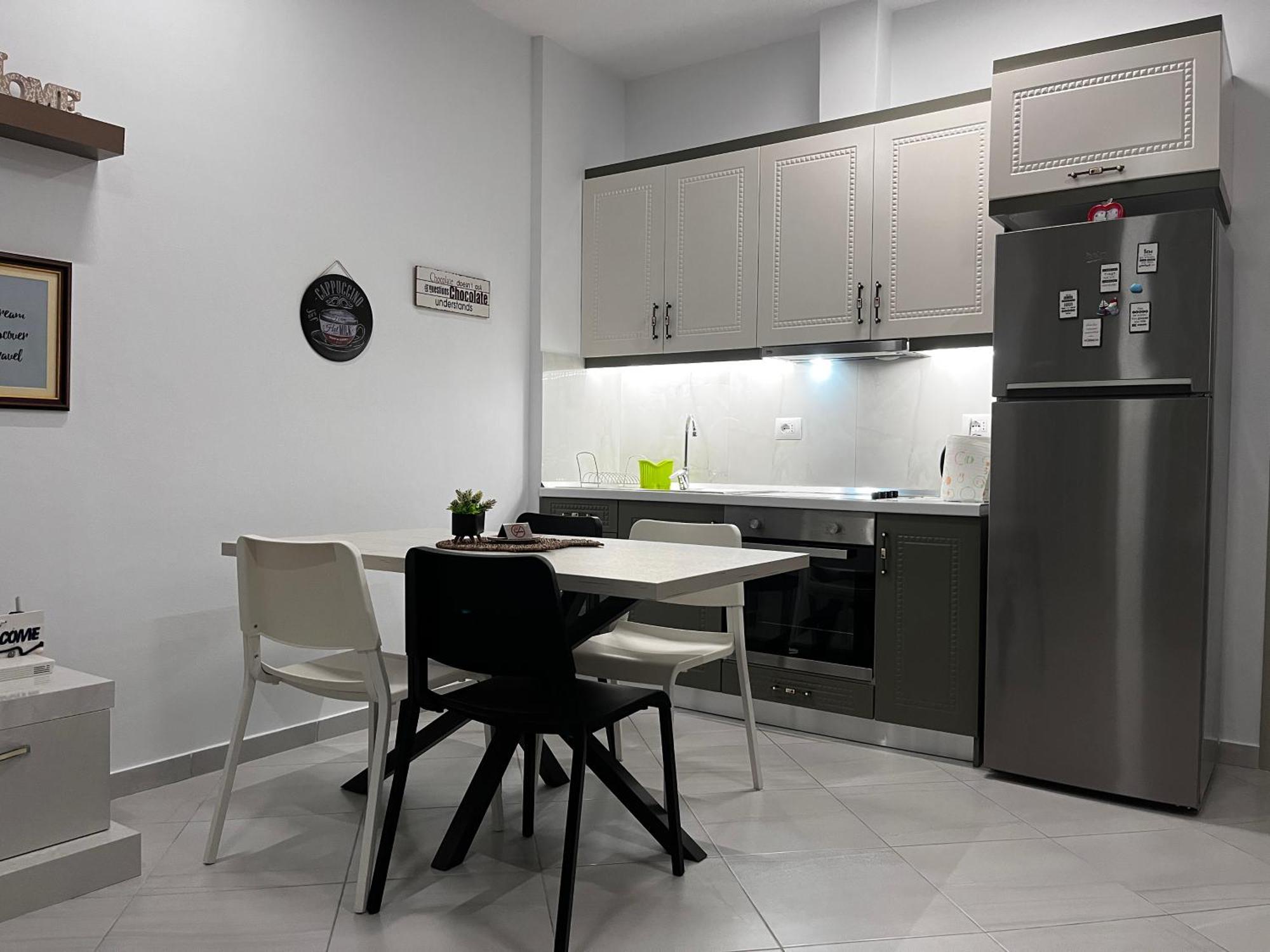 House Gjiri I Lalzit Apartment *